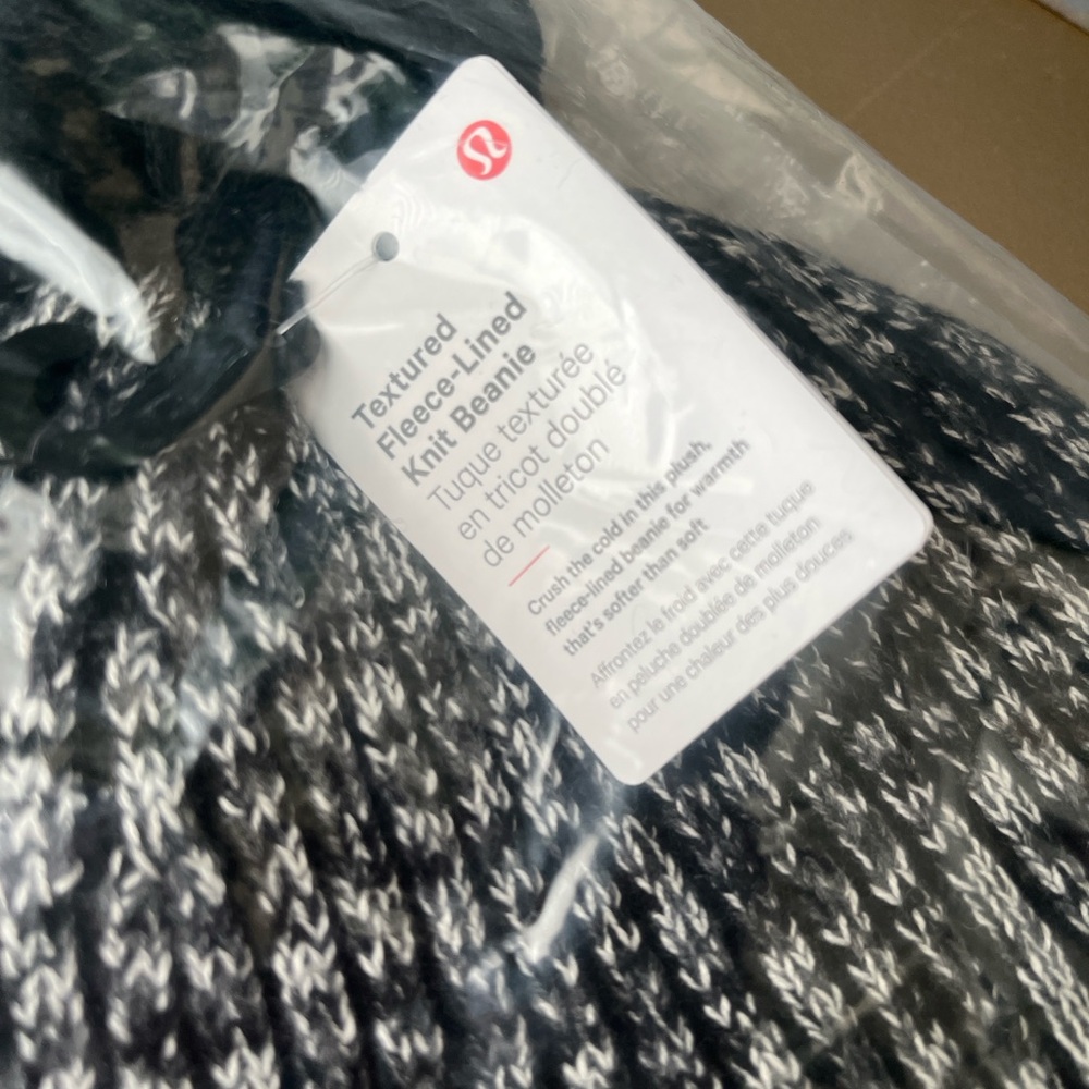 Lululemon Women's Textured Fleece-Lined Knit Beanie - Picture 4 of 4